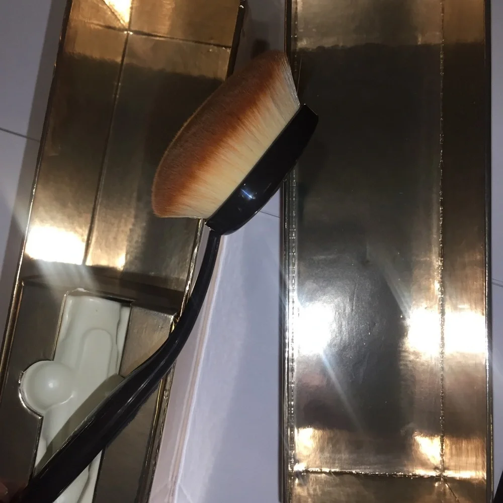 Jouer foundation brush